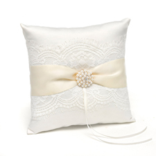 Splendid Elegance Ring Pillow